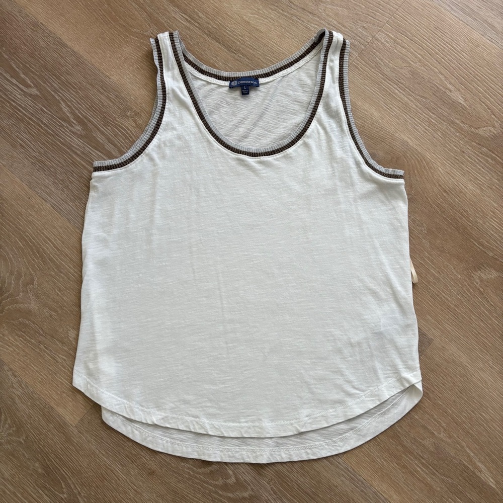 Democracy | Hi Lo Tank Top with Bronze and Silver Metallic Contrast Trim Large - Picture 6 of 15